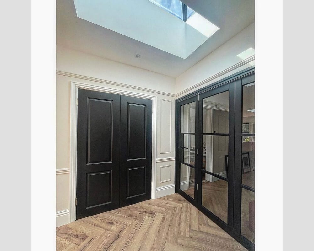 Black Heritage 4 Door Roomfold Grande (2 + 2 x 686mm Doors)